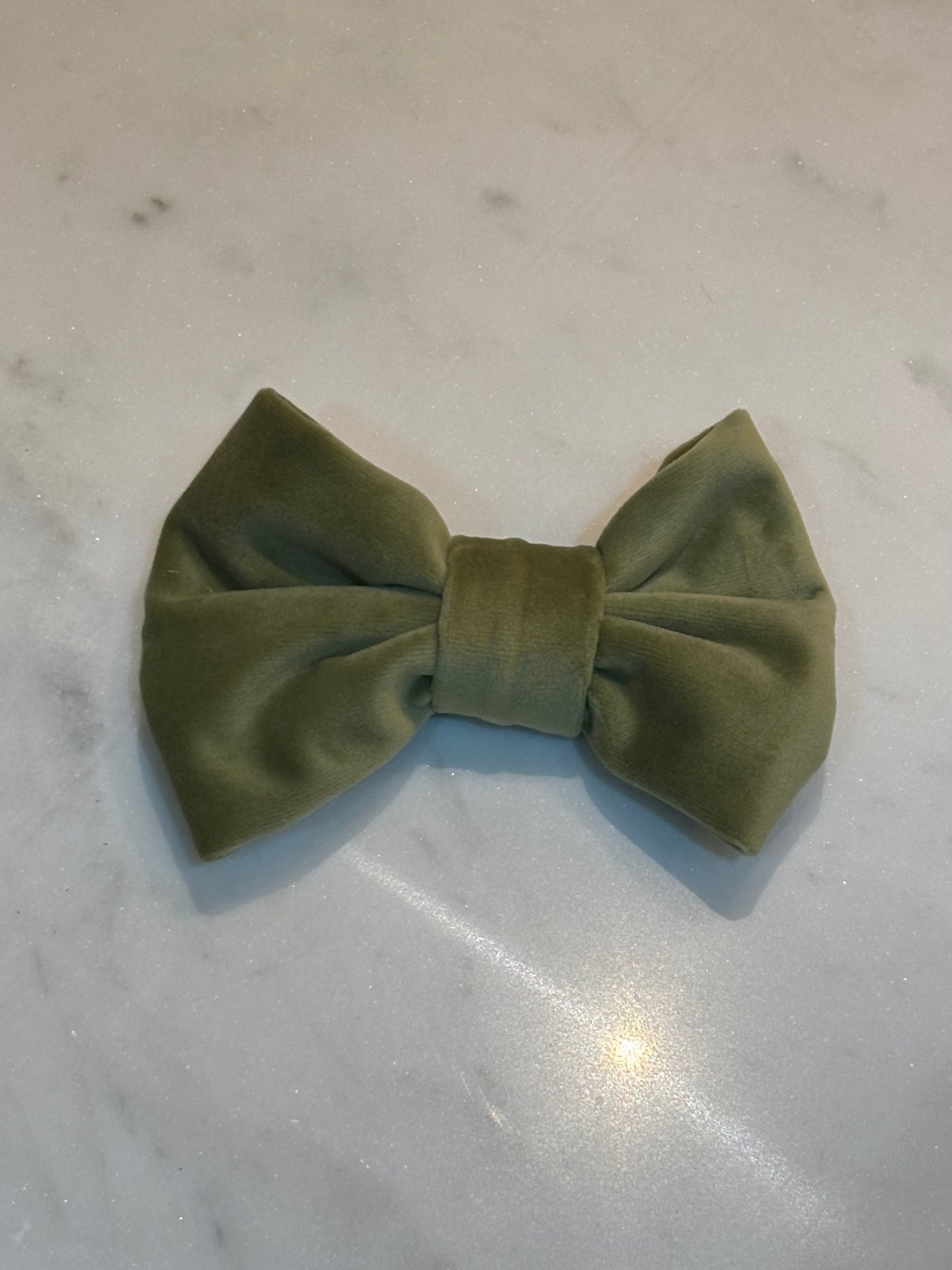 Mistletoe - Velvet Bow Tie
