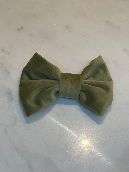 Mistletoe - Velvet Bow Tie